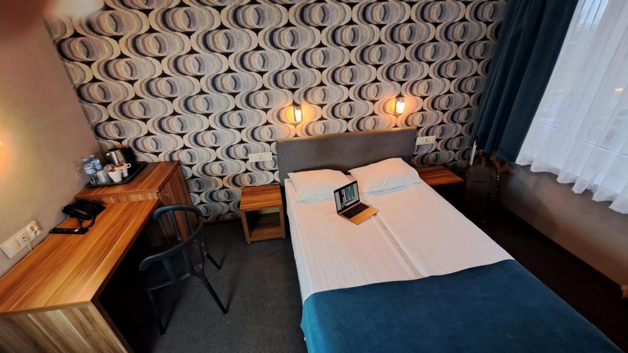 Hotel Mazowiecki Lodz Екстер'єр фото