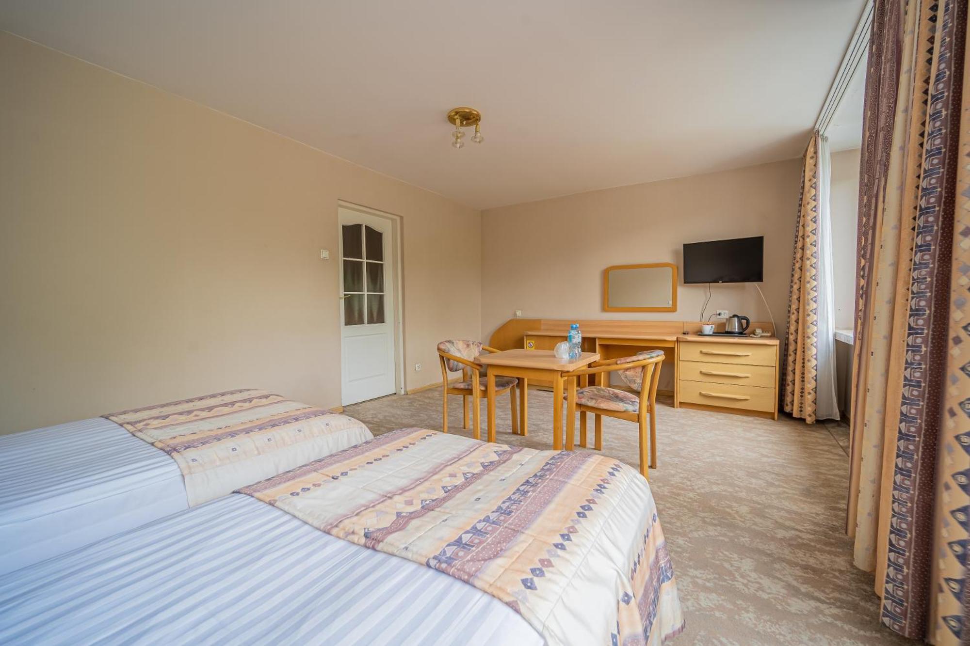 Hotel Mazowiecki Lodz Екстер'єр фото