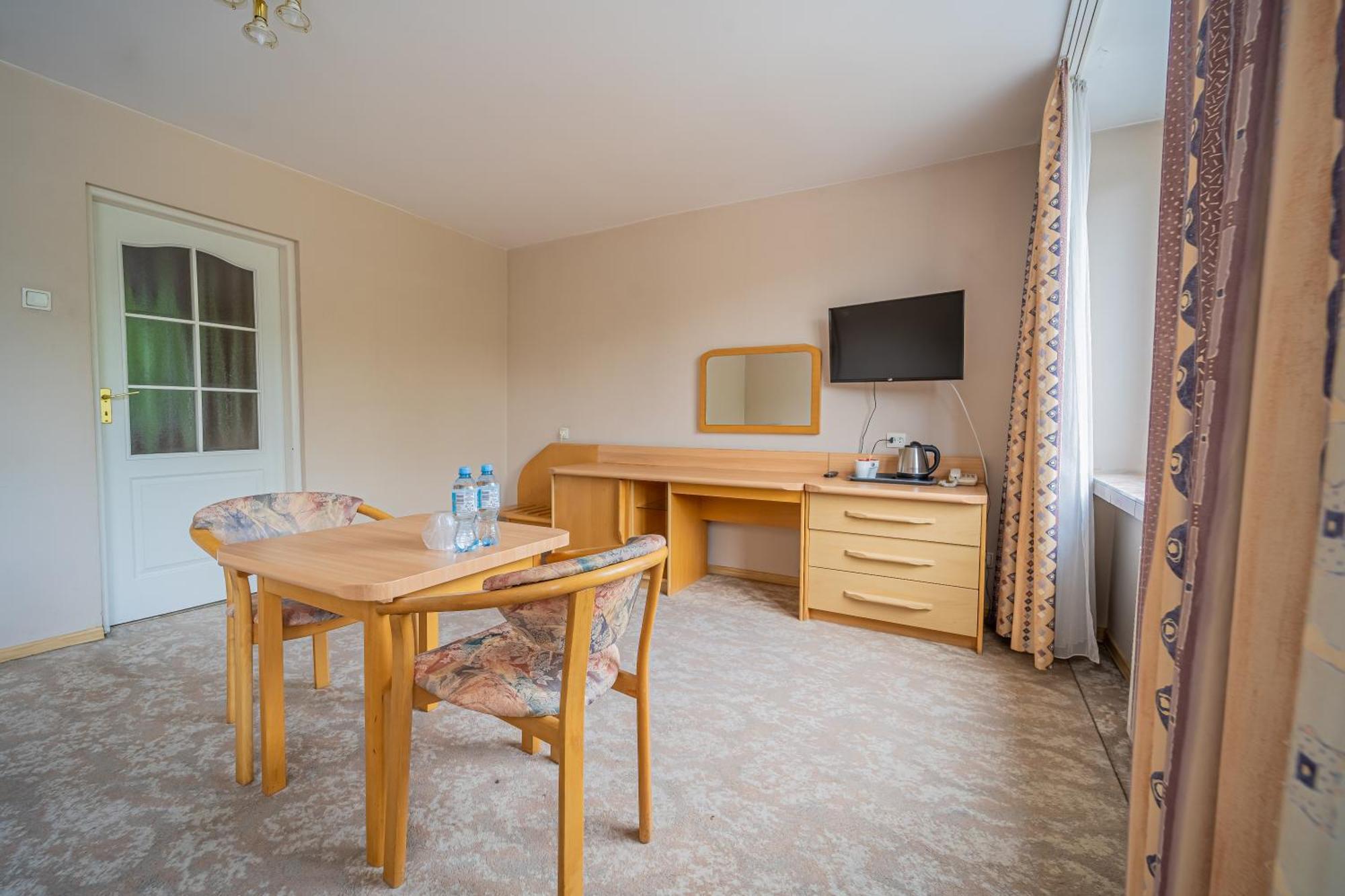 Hotel Mazowiecki Lodz Екстер'єр фото