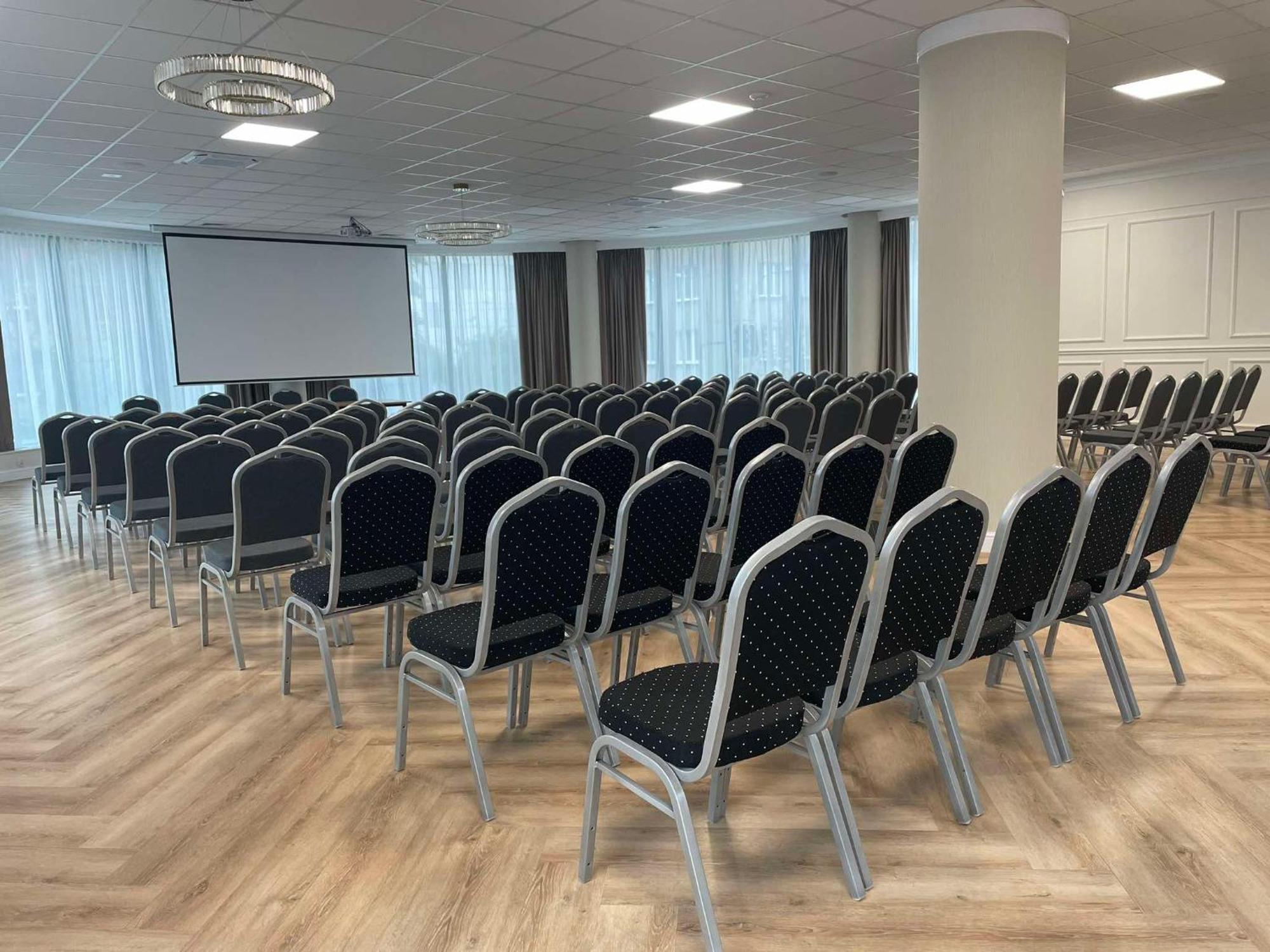 Hotel Mazowiecki Lodz Екстер'єр фото