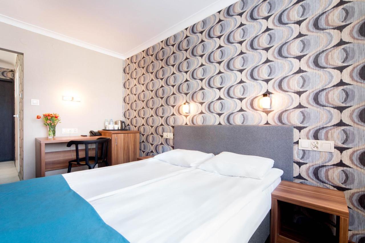 Hotel Mazowiecki Lodz Екстер'єр фото