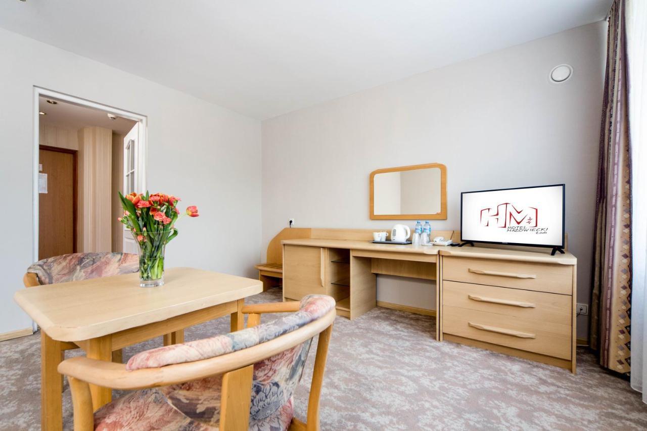 Hotel Mazowiecki Lodz Екстер'єр фото